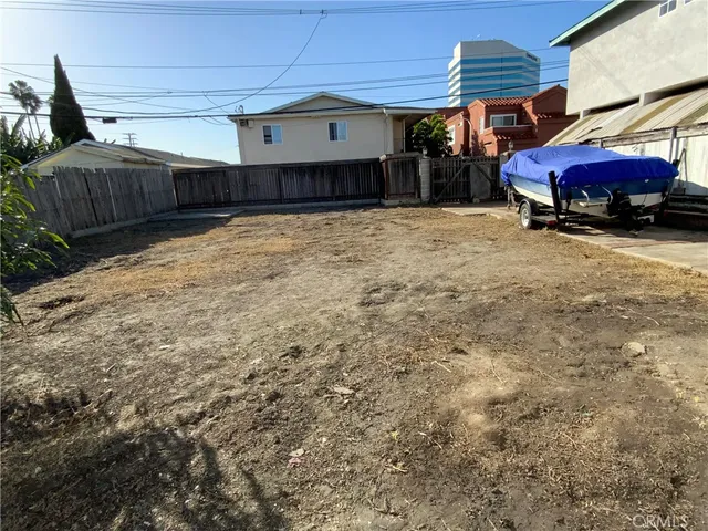 $1,099,000 | 17091 B Lane, Huntington Beach, CA 92647