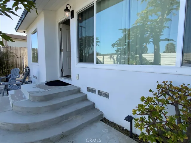 $1,099,000 | 17091 B Lane, Huntington Beach, CA 92647