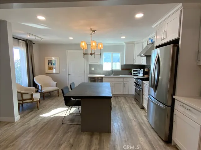 $1,099,000 | 17091 B Lane, Huntington Beach, CA 92647