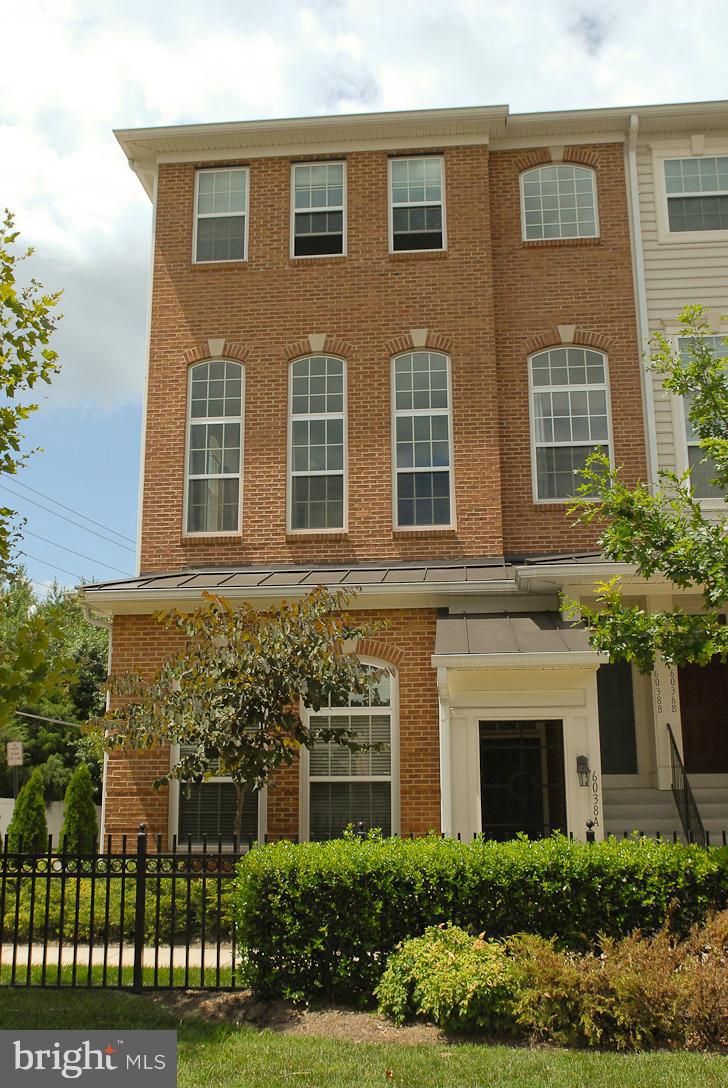 6038 Machen Road, Unit 191 Centreville, VA 20121 - Photo 1 of 16 Exterior (Front)