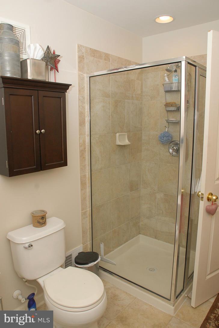 6038 Machen Road, Unit 191 Centreville, VA 20121 - Photo 13 of 16 Bath (Master)