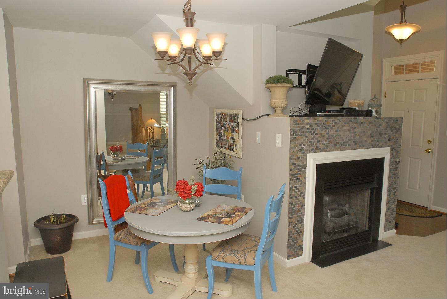 6038 Machen Road, Unit 191 Centreville, VA 20121 - Photo 7 of 16 Dining Room