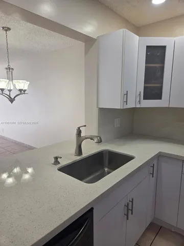 $2,370 | 11342 Taft Street, Unit 11342, Pembroke Pines, FL 33026