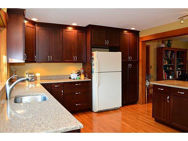 38 Hillview Road Gorham, ME 04038 - Photo 6 of 35 Kitchen.