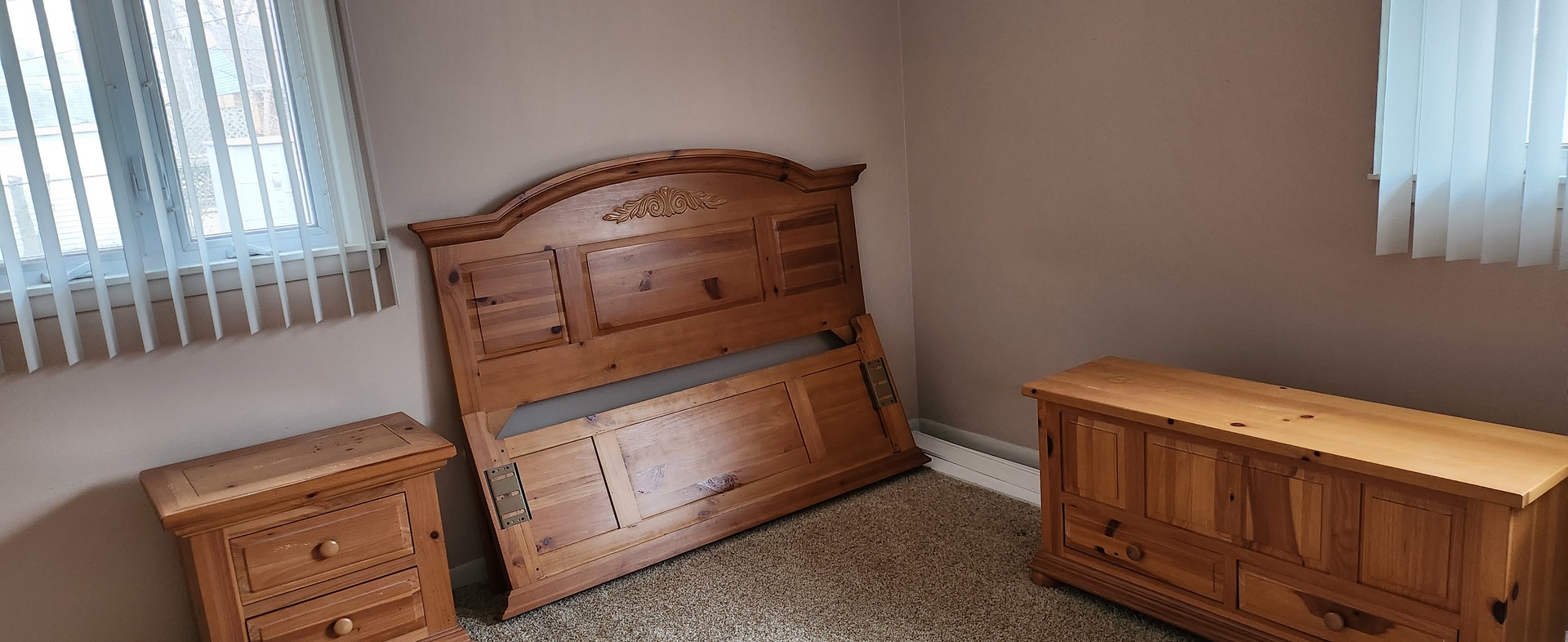 Undisclosed Address Midlothian, IL 60445 - Photo 13 of 23 a utility room with dryer and washer