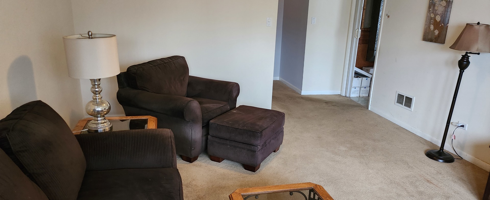 Undisclosed Address Midlothian, IL 60445 - Photo 19 of 23 a living room with furniture and a couch