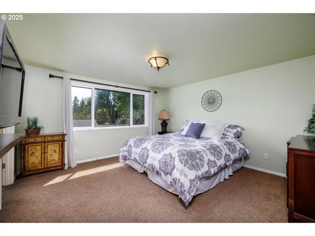 $939,900 | 4905 Northwest Kahneeta Court, Portland, OR 97229