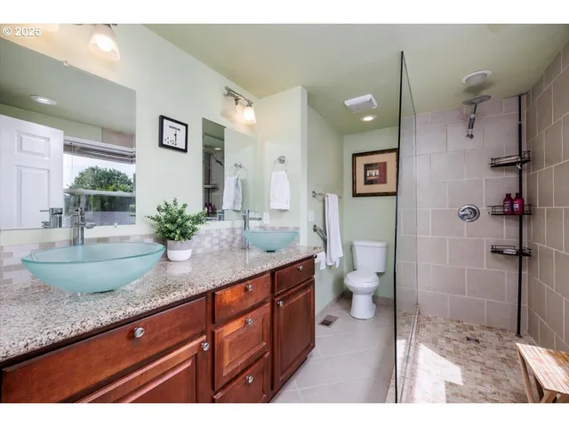 $939,900 | 4905 Northwest Kahneeta Court, Portland, OR 97229