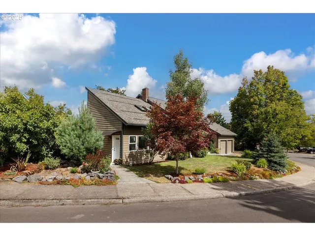 $939,900 | 4905 Northwest Kahneeta Court, Portland, OR 97229