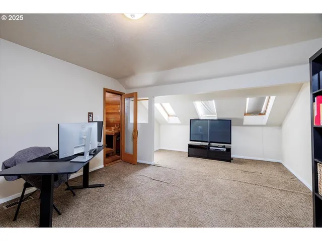 $939,900 | 4905 Northwest Kahneeta Court, Portland, OR 97229