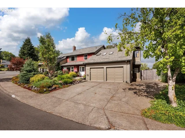 $939,900 | 4905 Northwest Kahneeta Court, Portland, OR 97229