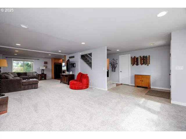 $939,900 | 4905 Northwest Kahneeta Court, Portland, OR 97229