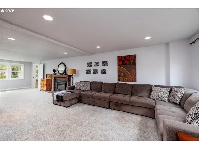 $939,900 | 4905 Northwest Kahneeta Court, Portland, OR 97229