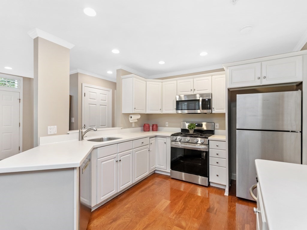 108 Harvard Street, Unit 1 Brookline, MA 02446 - Photo 10 of 24