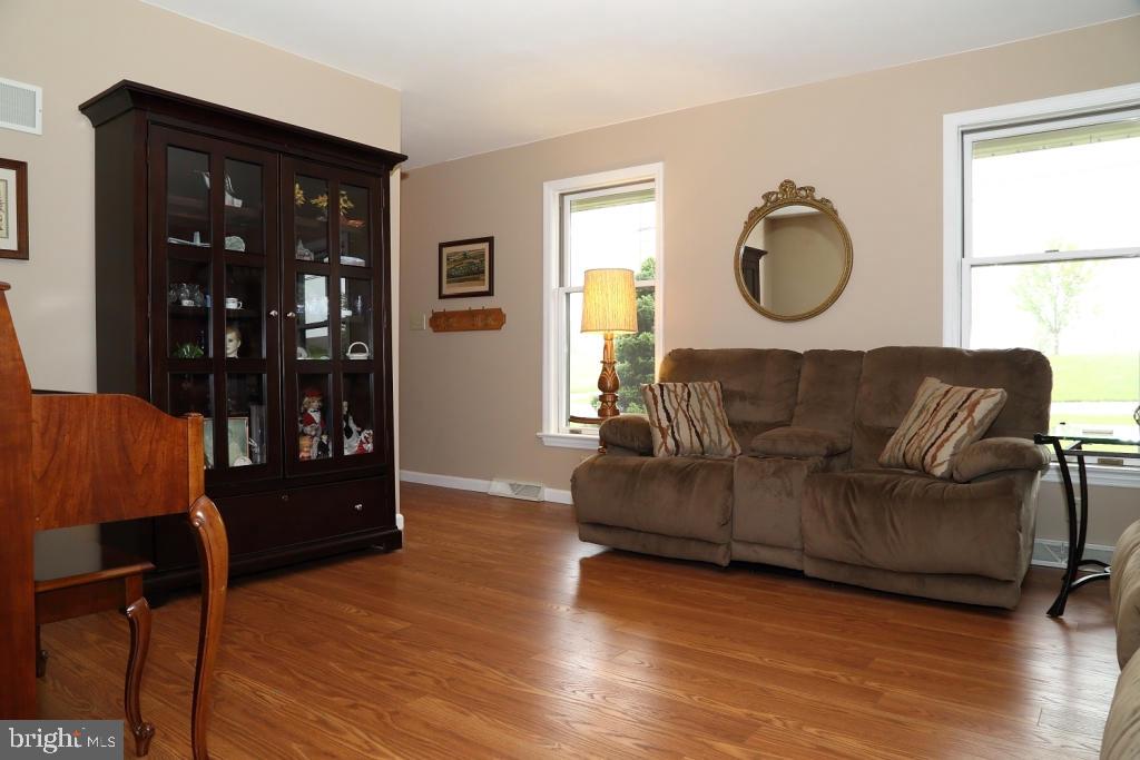 1491 Shumaker Road Manheim, PA 17545 - Photo 4 of 22