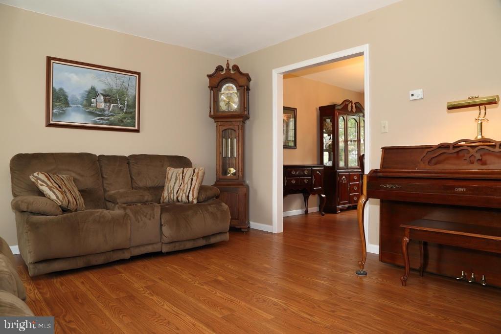 1491 Shumaker Road Manheim, PA 17545 - Photo 5 of 22
