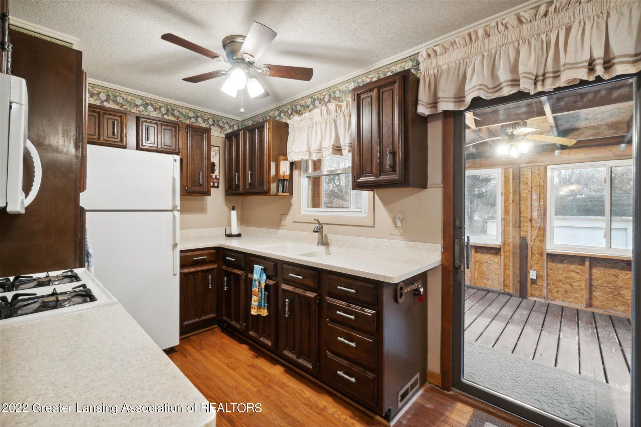 6314 Hilliard Road Lansing, MI 48911 - Photo 12 of 40 13-6314-Hilliard-Rd-Lansing-MI-48911-Win