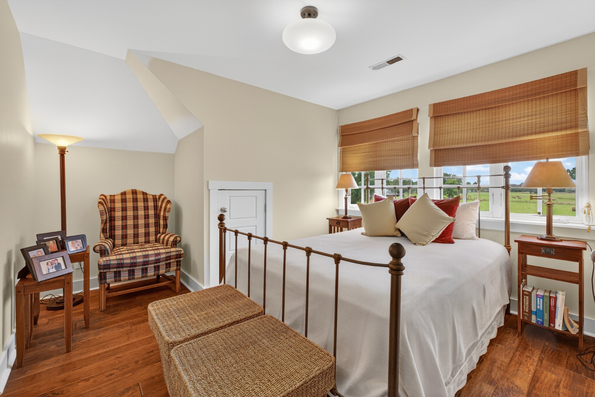 123 Jones Road Taft, TN 38488 - Photo 31 of 87 a bedroom with furniture and wooden floor