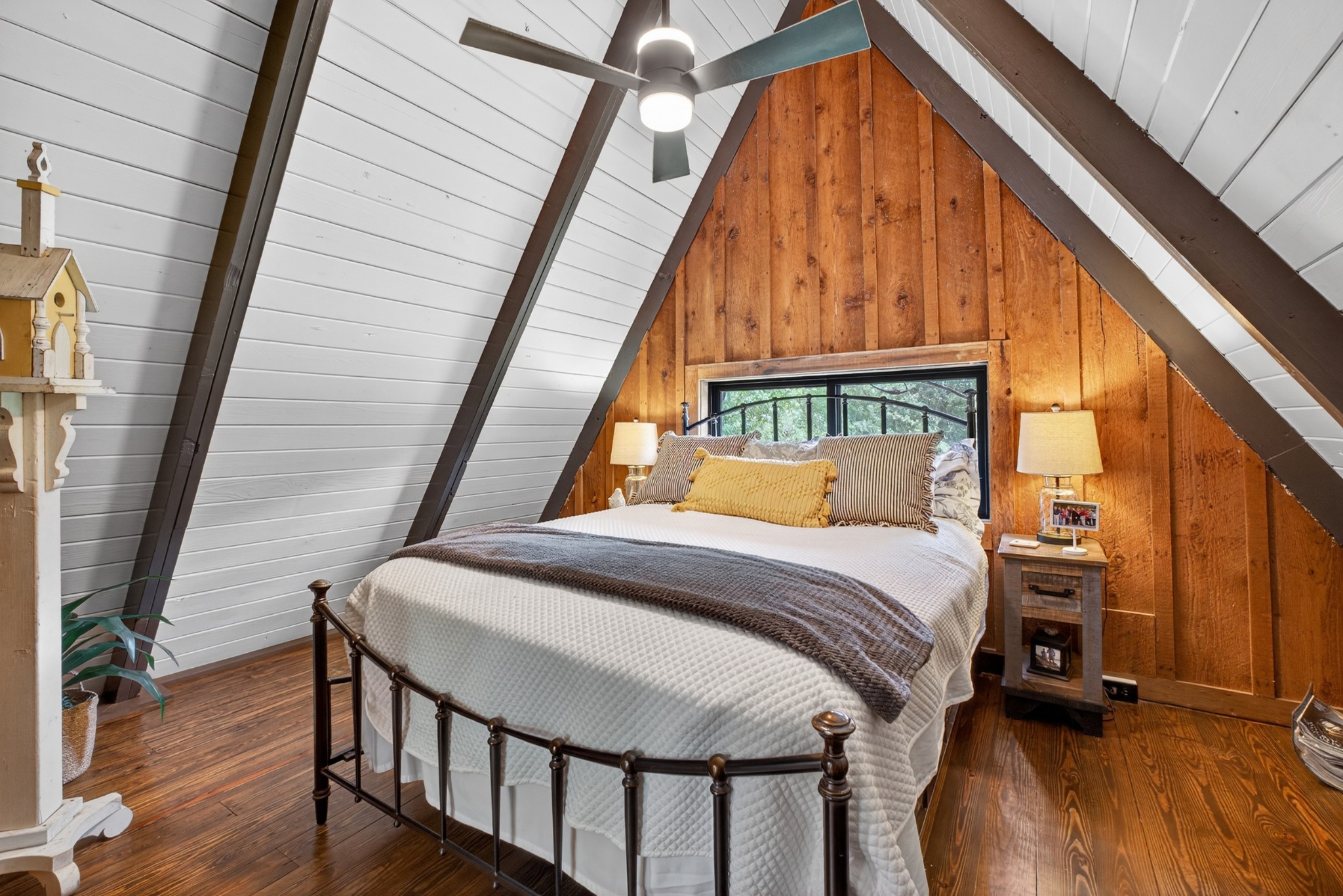 123 Jones Road Taft, TN 38488 - Photo 64 of 87 a view of a balcony with furniture and wooden floor