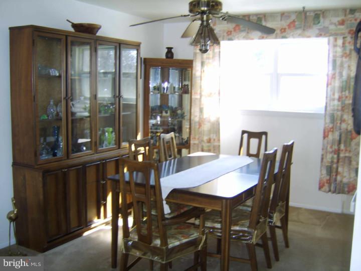 1095 Valley Road Warminster, PA 18974 - Photo 4 of 20 Gallery Image 4