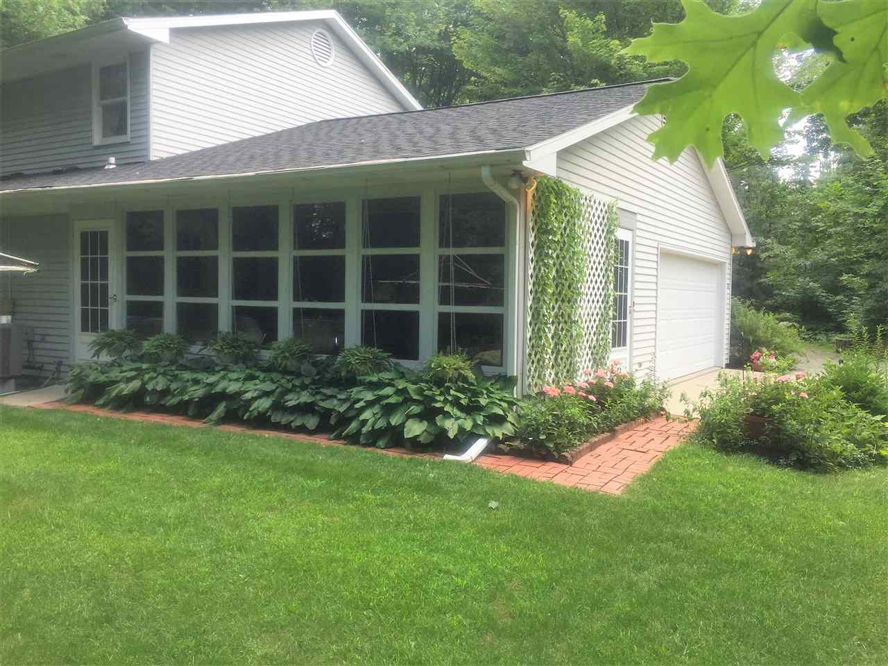 9019 Hartzell Road Fort Wayne, IN 46816 - Photo 4 of 30 Gallery Image 4