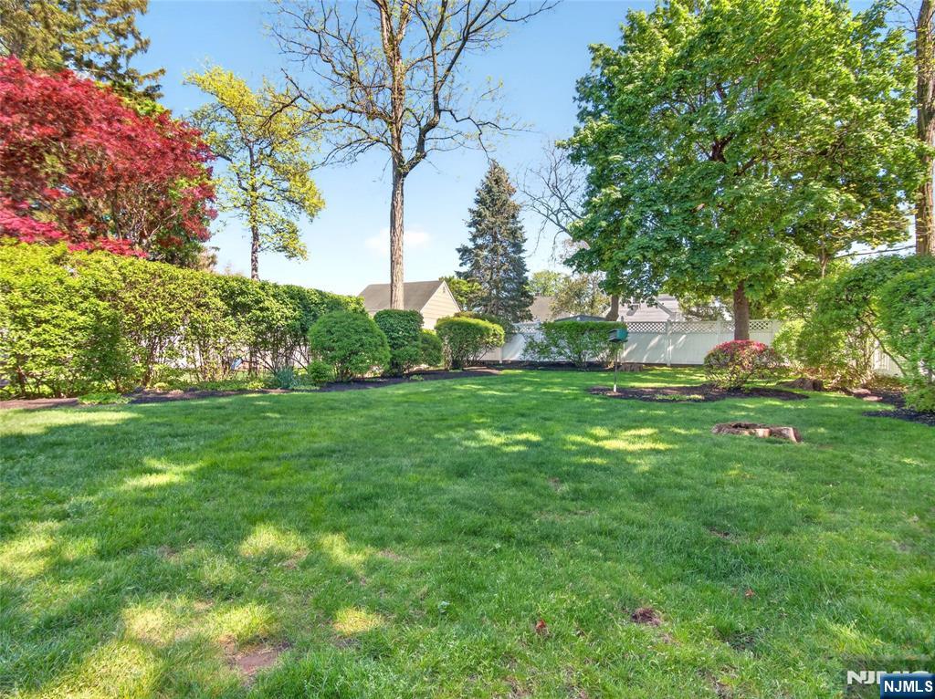 832 Summit Avenue Hackensack, NJ 07601 - Photo 11 of 20