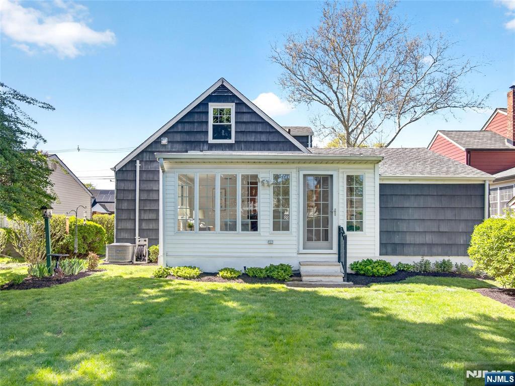 832 Summit Avenue Hackensack, NJ 07601 - Photo 17 of 20