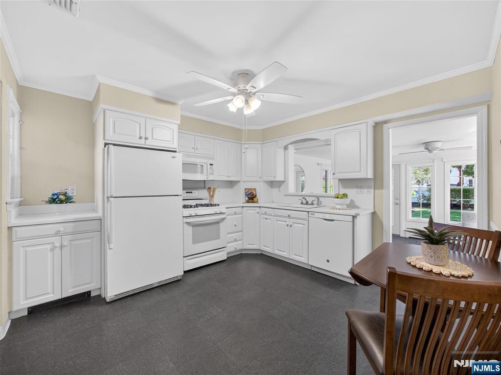 832 Summit Avenue Hackensack, NJ 07601 - Photo 5 of 20