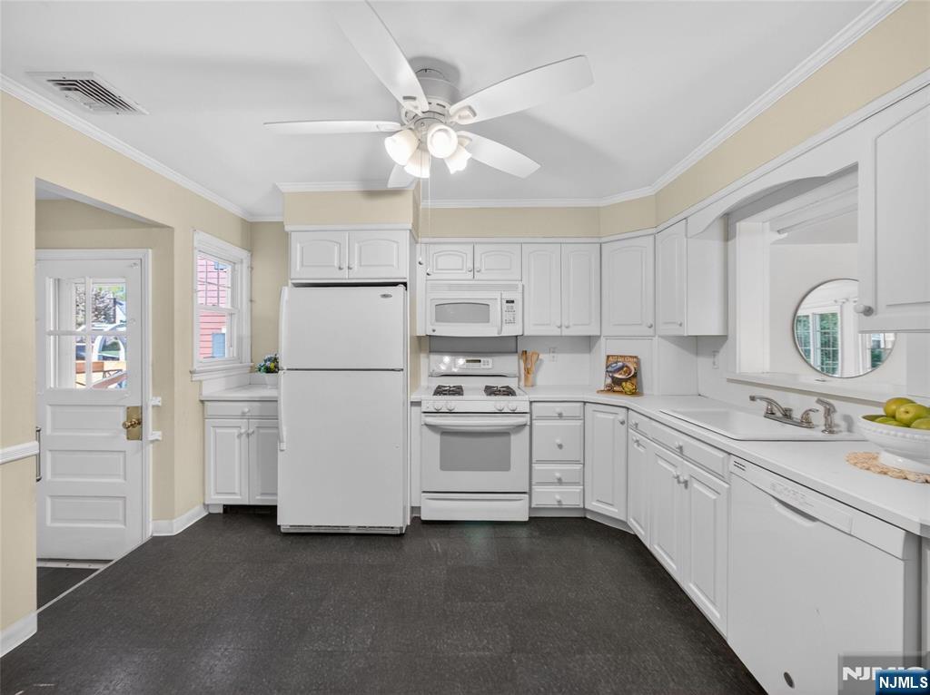 832 Summit Avenue Hackensack, NJ 07601 - Photo 6 of 20