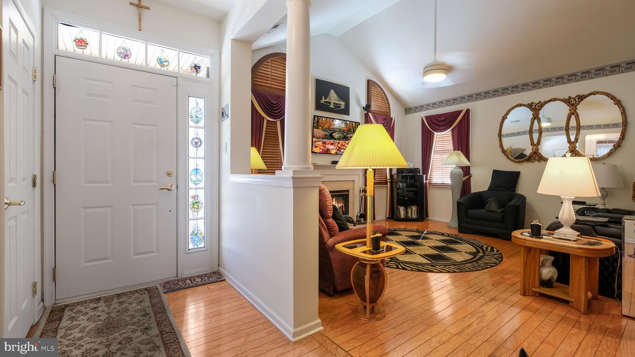 627 Bellflower Road Langhorne, PA 19047 - Photo 5 of 31 Living Room