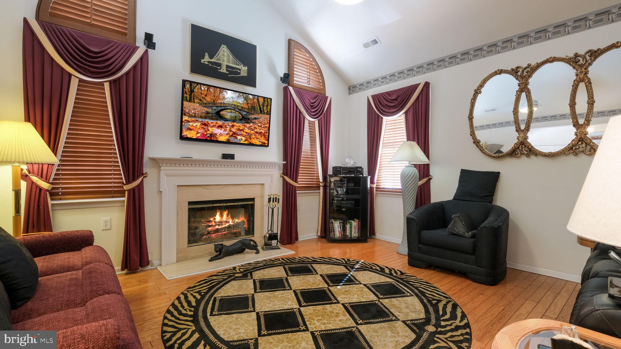 627 Bellflower Road Langhorne, PA 19047 - Photo 6 of 31 Living Room