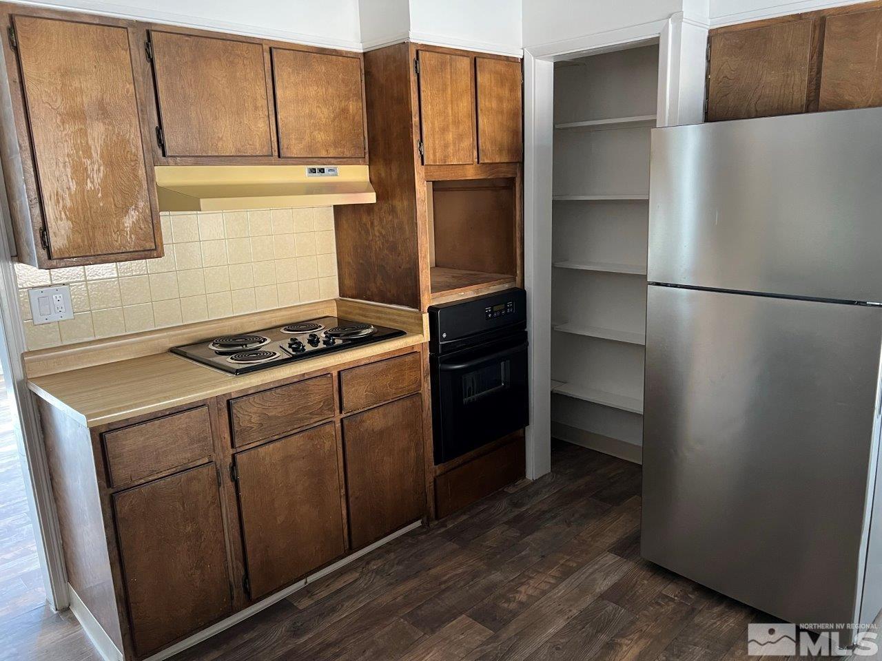 1945 Elmcrest Drive Reno, NV 89503 - Photo 5 of 17 Photo 5