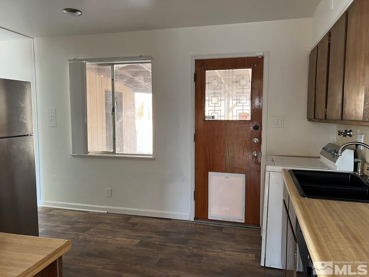 1945 Elmcrest Drive Reno, NV 89503 - Photo 7 of 17 Photo 7