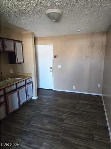 $850 | 305 North 10th Street, Unit 32, Las Vegas, NV 89101