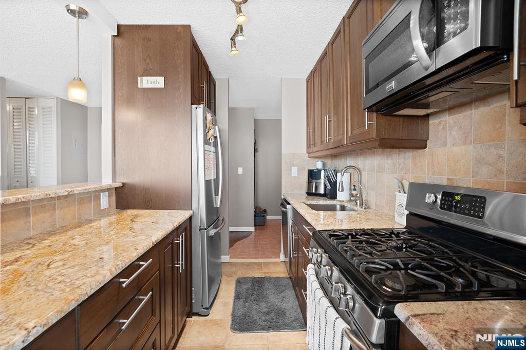 277 Prospect Avenue, Unit 18B Hackensack, NJ 07601 - Photo 11 of 29