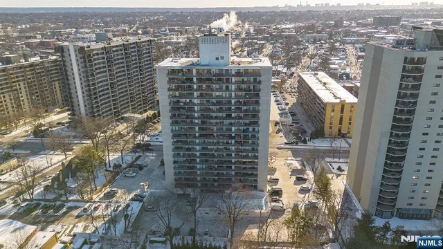 $300,000 | 277 Prospect Avenue, Unit 18B, Hackensack, NJ 07601