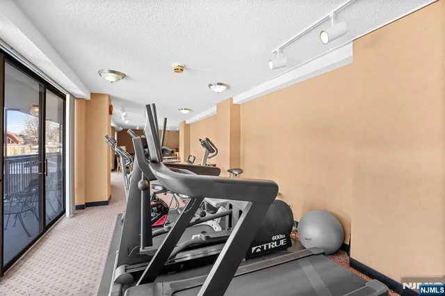 $300,000 | 277 Prospect Avenue, Unit 18B, Hackensack, NJ 07601