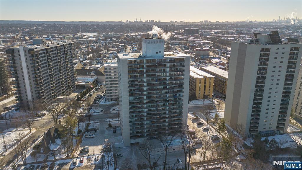 277 Prospect Avenue, Unit 18B Hackensack, NJ 07601 - Photo 3 of 29