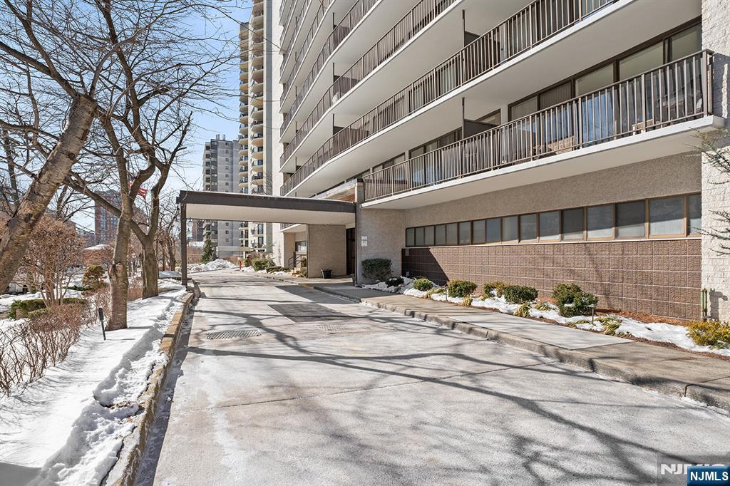 277 Prospect Avenue, Unit 18B Hackensack, NJ 07601 - Photo 7 of 29