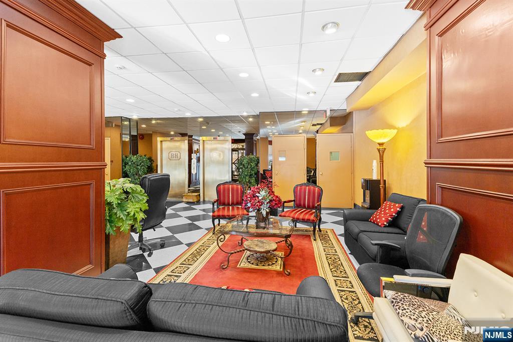 277 Prospect Avenue, Unit 18B Hackensack, NJ 07601 - Photo 8 of 29