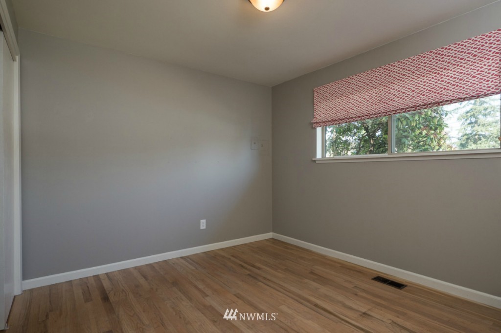 10125 128th Avenue Southeast Renton, WA 98056 - Photo 16 of 22 Gallery Image 16