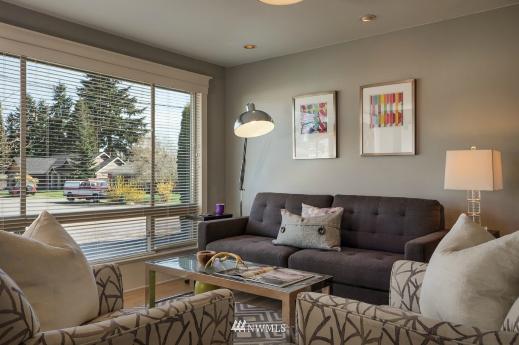 10125 128th Avenue Southeast Renton, WA 98056 - Photo 4 of 22 Gallery Image 4