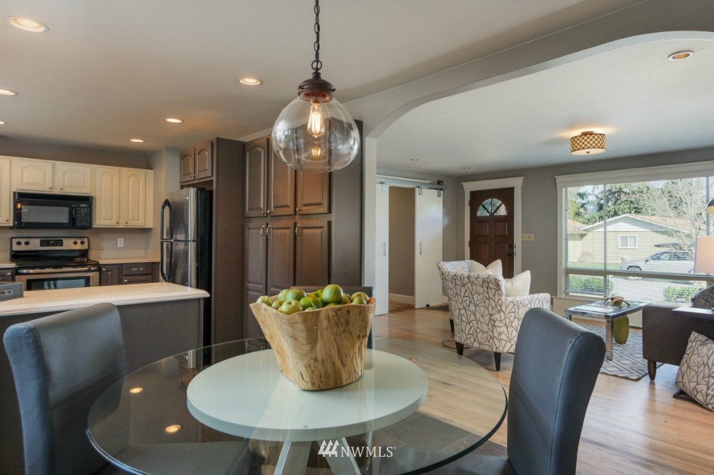 10125 128th Avenue Southeast Renton, WA 98056 - Photo 8 of 22 Gallery Image 8