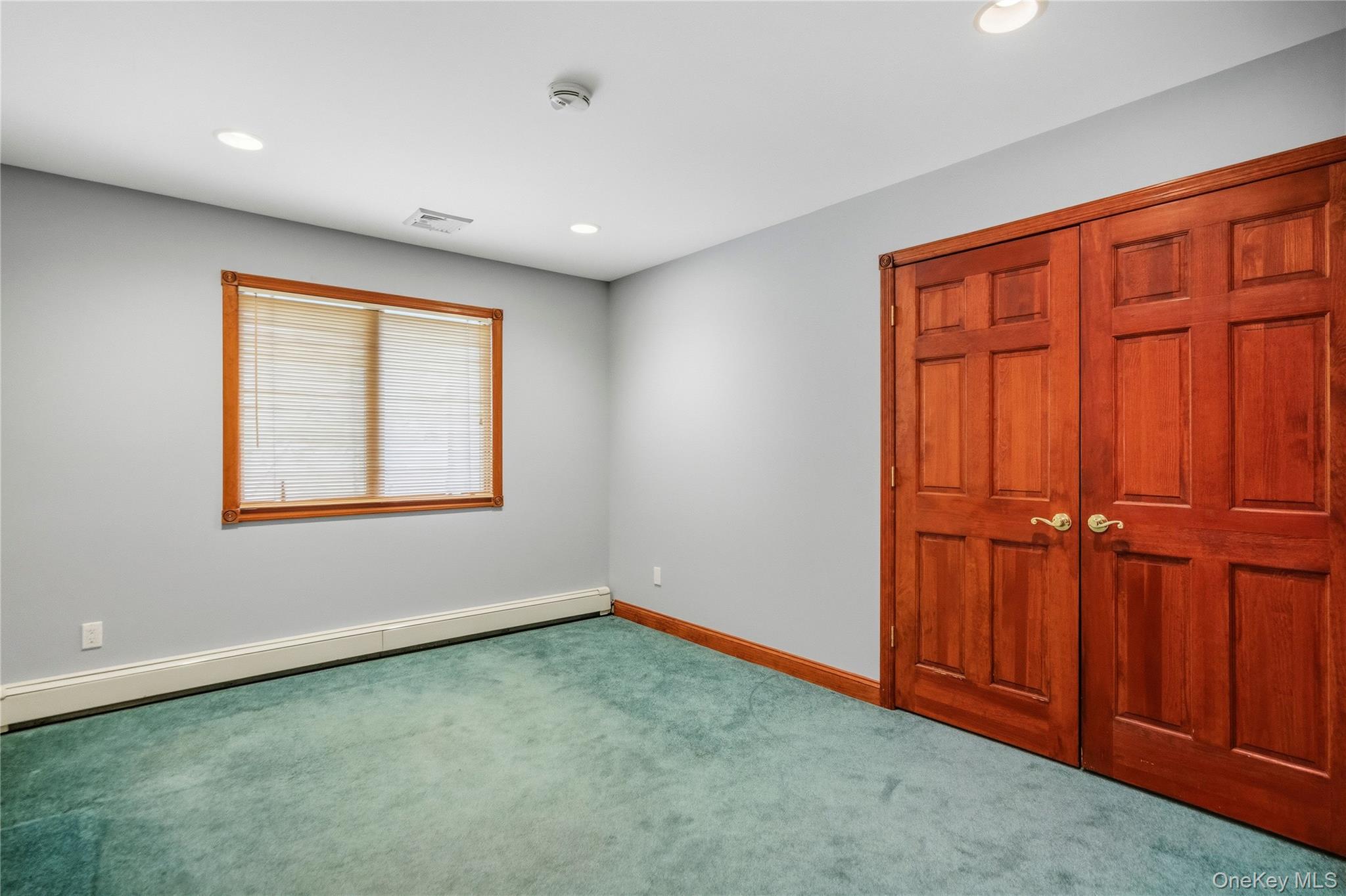 565 Mohawk Road West West Hempstead, NY 11552 - Photo 32 of 48