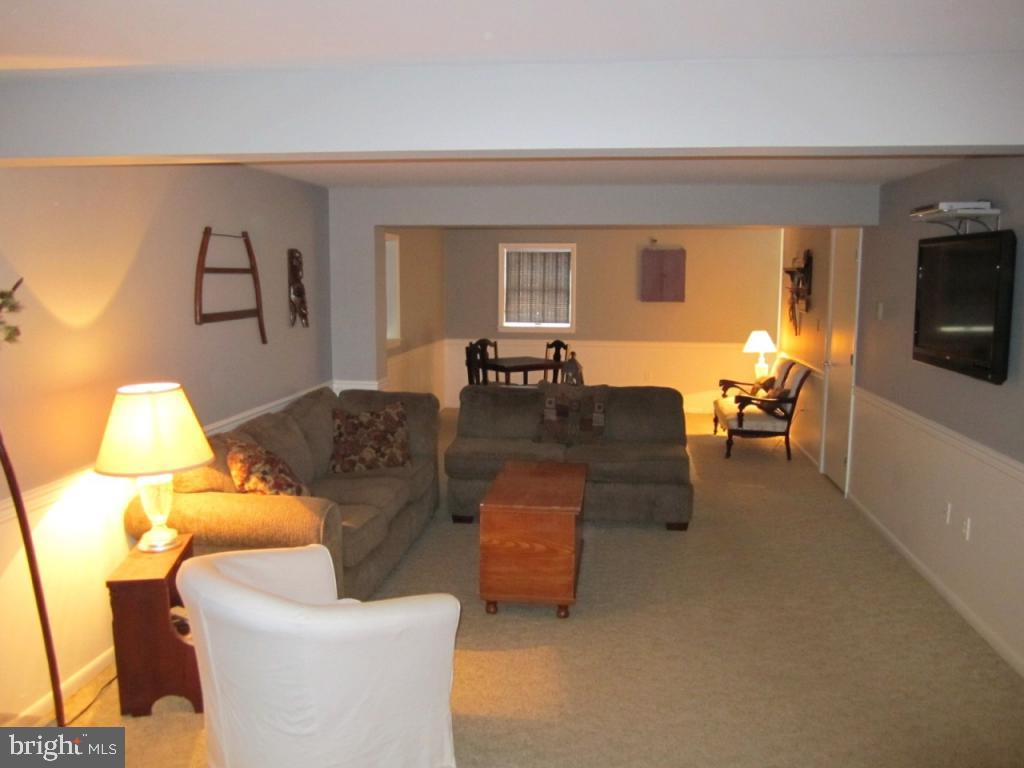 11 Buch Mill Road Lititz, PA 17543 - Photo 3 of 21