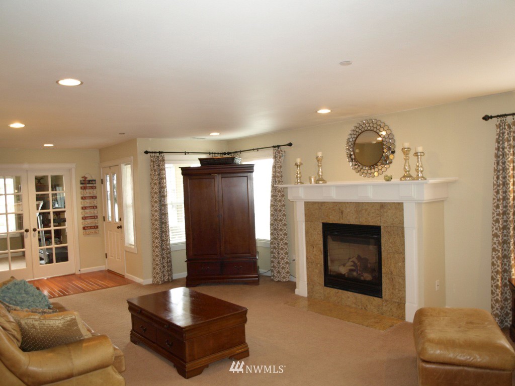 3113 Walker Road DuPont, WA 98327 - Photo 4 of 25