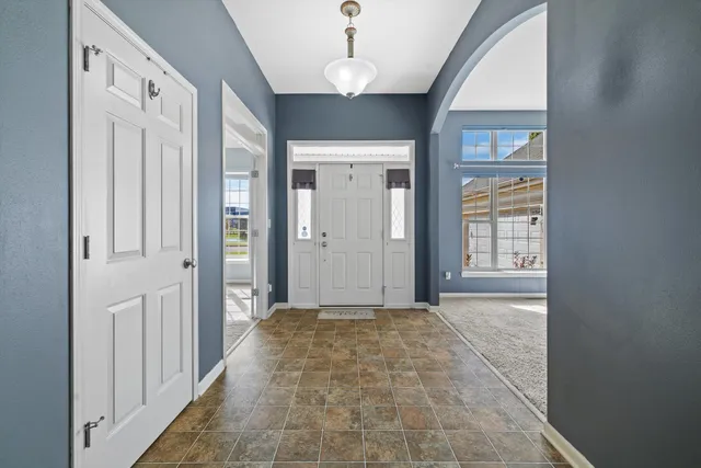 $545,000 | 614 Stoecker Farm Avenue, Mukwonago, WI 53149