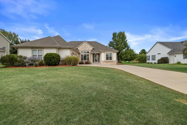 $545,000 | 614 Stoecker Farm Avenue, Mukwonago, WI 53149