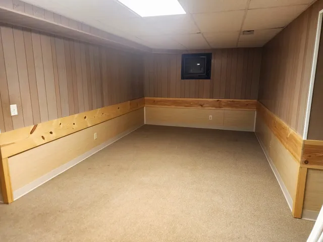 $2,200 | 17 McHenry Avenue, Crystal Lake, IL 60014