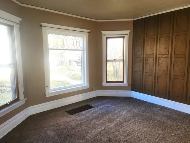 $2,200 | 17 McHenry Avenue, Crystal Lake, IL 60014